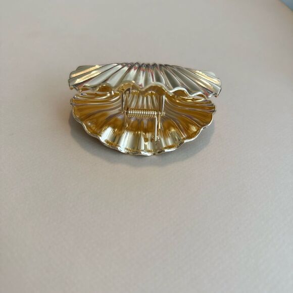 Seashell Gold Hair Clip K1 - Picture 5 of 6